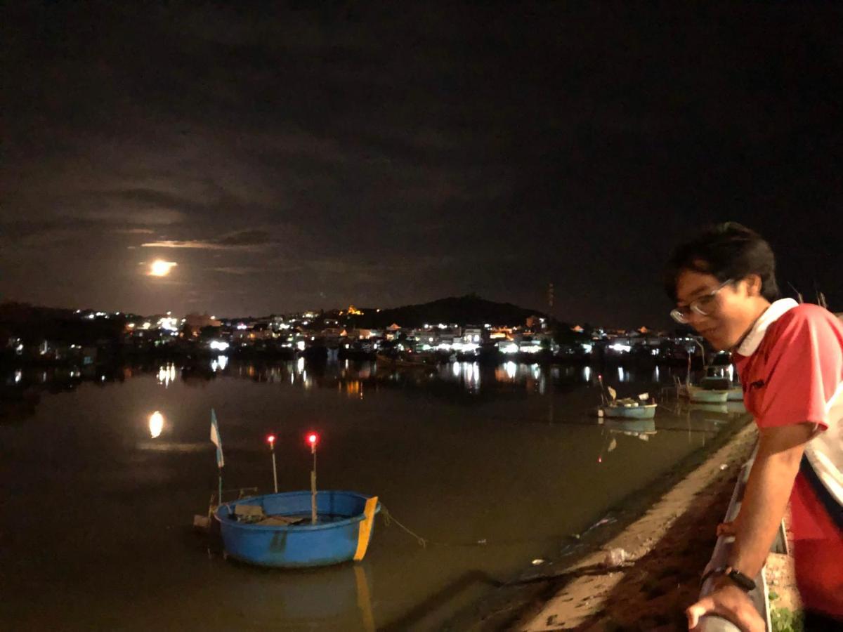 ホテル Nha Nghi Hung Hoa ファンティエット エクステリア 写真