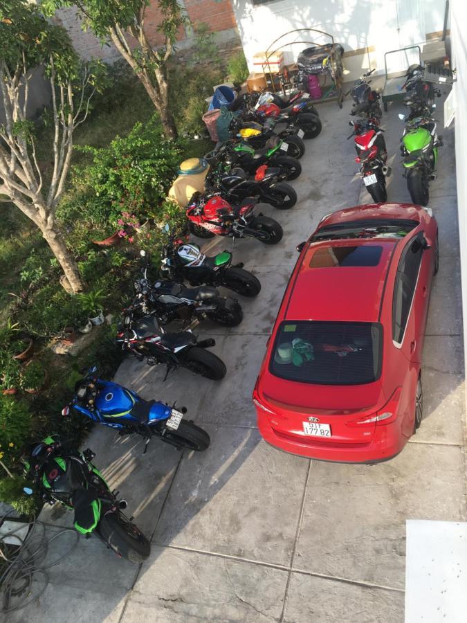 ホテル Nha Nghi Hung Hoa ファンティエット エクステリア 写真